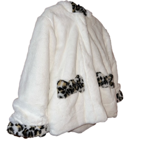 THE SOFTEST most gorgeous, little girl coat ever! Quality by Rothschild - Picture 2 of 7